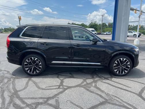 2025 Volvo XC90 B6 Plus 7-Seater