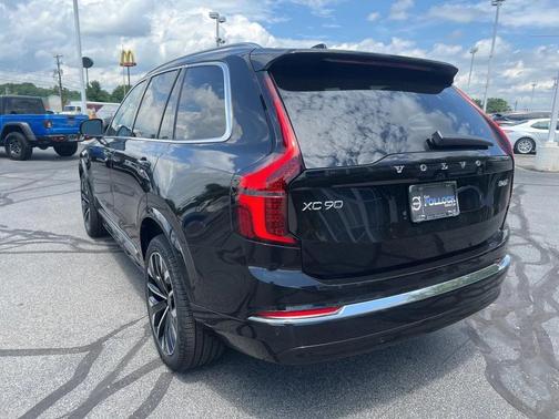 2025 Volvo XC90 B6 Plus 7-Seater