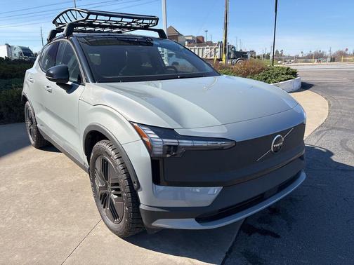 Vapour Grey Metallic 2026 Volvo EX30 Cross Country Ultra, Twin Motor Performance, Fully electric
