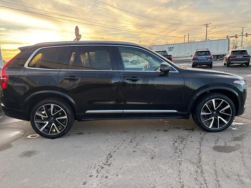 2023 Volvo XC90 B6 Plus 6-Seater