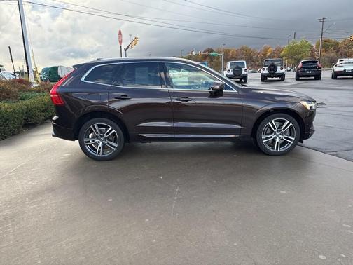 2018 Volvo XC60 T6 Momentum