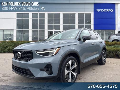 Thunder Grey Metallic 2023 Volvo XC40 B5 Plus Dark Theme