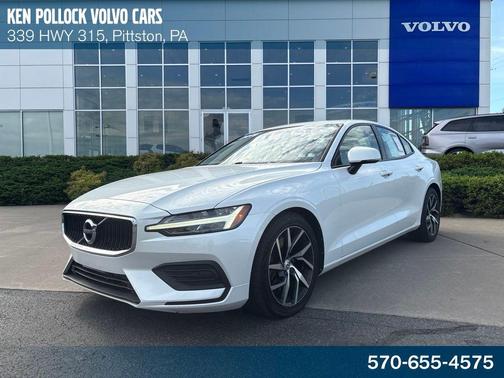 Crystal White Pearl 2019 Volvo S60 T6 Momentum