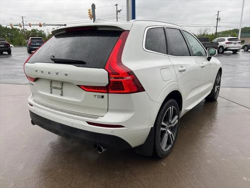 2021 Volvo XC60 T5 Momentum