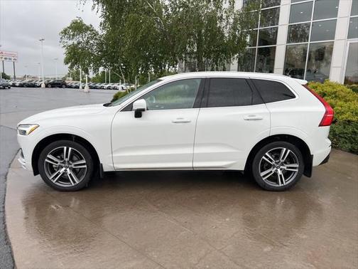 2021 Volvo XC60 T5 Momentum