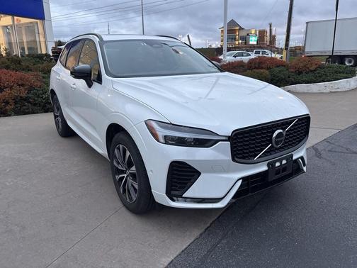 2025 Volvo XC60 B5 Plus