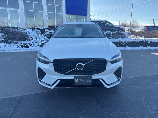2025 Volvo XC60 B5 Plus