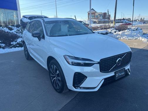 2025 Volvo XC60 B5 Plus