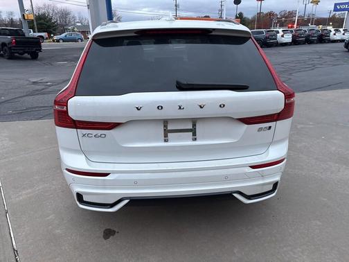 2025 Volvo XC60 B5 Plus