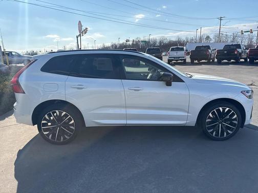 2026 Volvo XC60 B5 Ultra