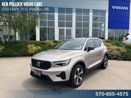 2024 Volvo XC40 B5 Core Bright Theme