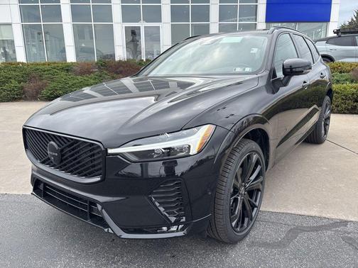 2026 Volvo XC60 B5 Ultra Black Edition