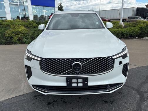 Crystal White Metallic 2025 Volvo XC90 B5 Plus 7-Seater