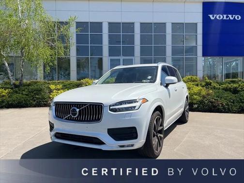 2022 Volvo XC90 T6 Momentum