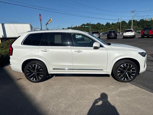 Crystal White Pearl 2025 Volvo XC90 Plug-In Hybrid T8 Plus 7-Seater