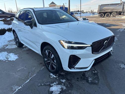 2026 Volvo XC60 B5 Plus