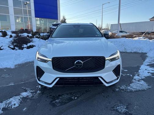 2026 Volvo XC60 B5 Plus