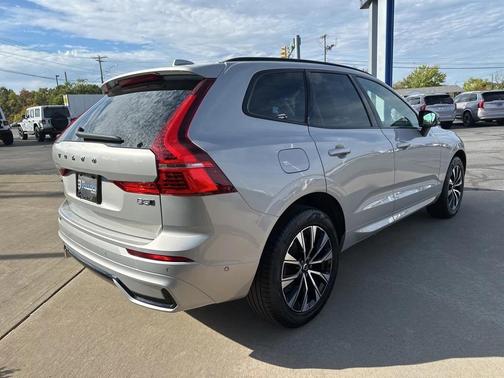 2025 Volvo XC60 Plus
