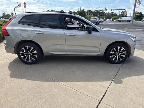 2025 Volvo XC60 Plus