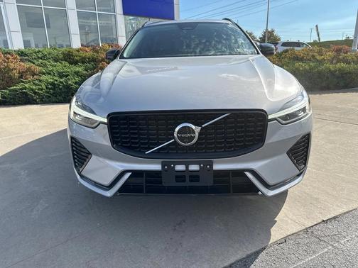 2025 Volvo XC60 Plus