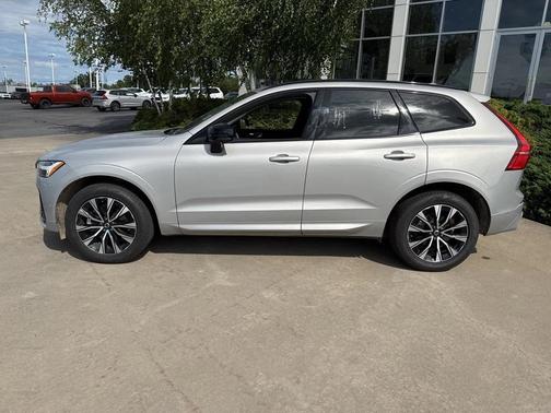 2025 Volvo XC60 Plus
