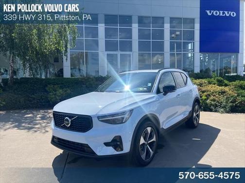 2026 Volvo XC40 B5 Plus