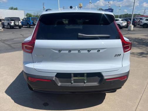 2026 Volvo XC40 B5 Plus