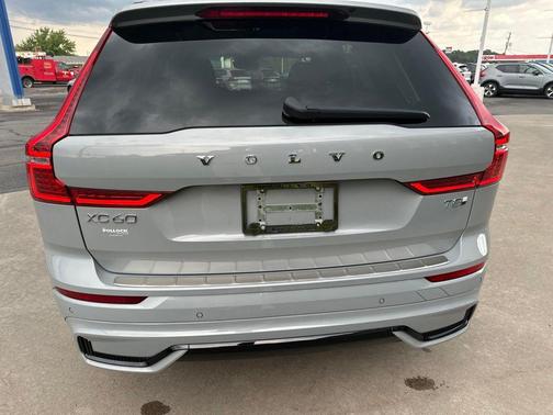 Vapour Grey Metallic 2025 Volvo XC60 Plug-In Hybrid Plus, T8 AWD Electric/Gasoline, Dark