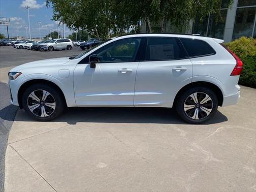2025 Volvo XC60 Plug-In Hybrid T8 Plus