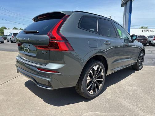 Forest Lake 2026 Volvo XC60 B5 Plus