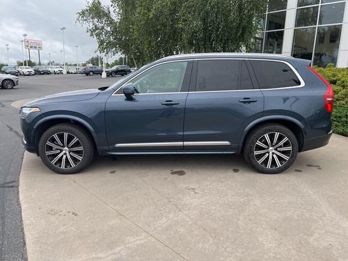 2025 Volvo XC90 B5 Core