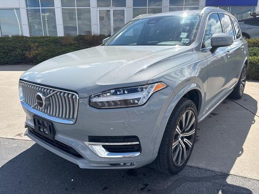 2025 Volvo XC90 B5 Core