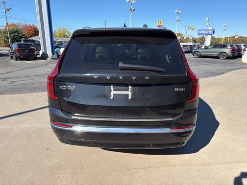 Onyx Black Metallic 2026 Volvo XC90 Plus, B6 AWD Gas (mild hybrid), Gasoline, Bright, 7 Seats