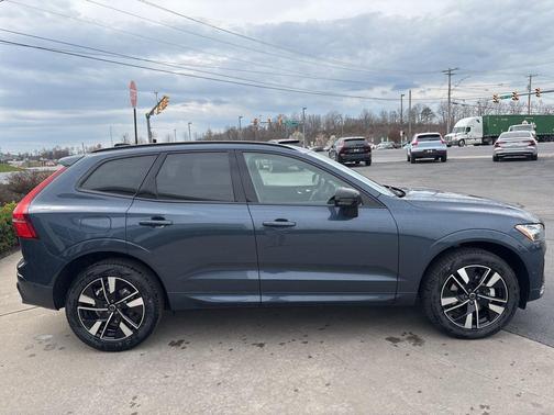 Denim Blue Metallic 2026 Volvo XC60 B5 Plus