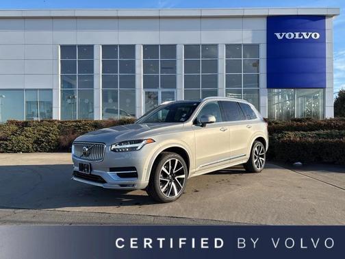2023 Volvo XC90 B5 Plus