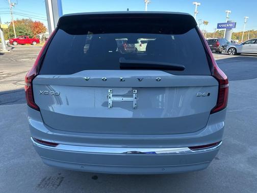 2025 Volvo XC90 B6 Plus 7-Seater