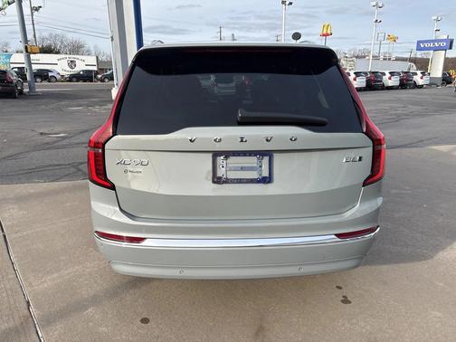 2025 Volvo XC90 B6 Plus 7-Seater