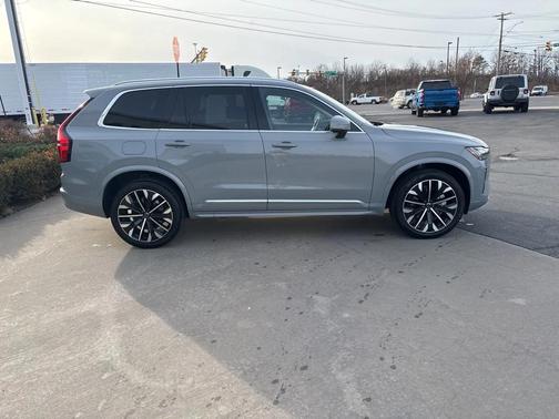 2025 Volvo XC90 B6 Plus 7-Seater