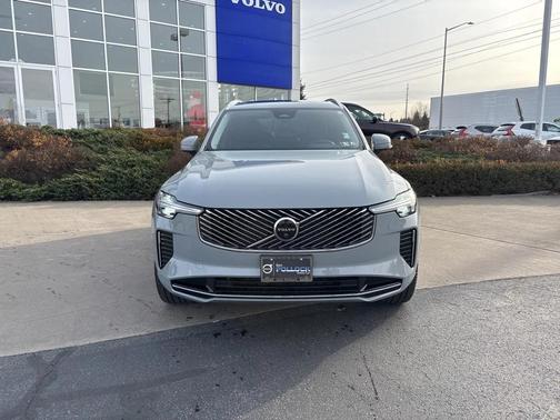 2025 Volvo XC90 B6 Plus 7-Seater