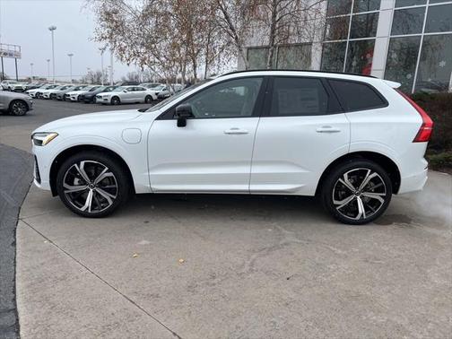 2025 Volvo XC60 Plug-In Hybrid T8 Ultra