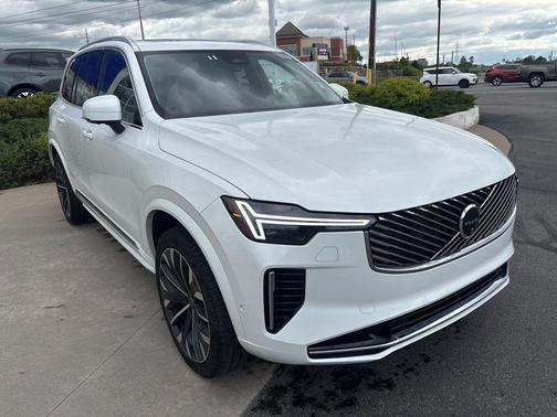 Crystal White Metallic 2025 Volvo XC90 B5 Plus 7-Seater