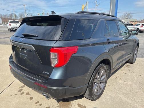 STONE BLUE METALLIC 2024 Ford Explorer XLT