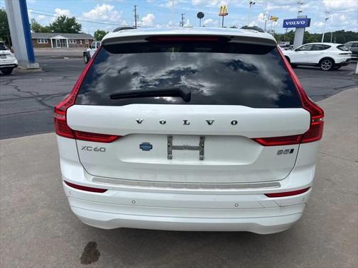 2022 Volvo XC60 B5 Momentum