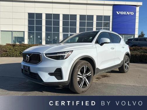 2025 Volvo XC40 B5 Core Bright Theme
