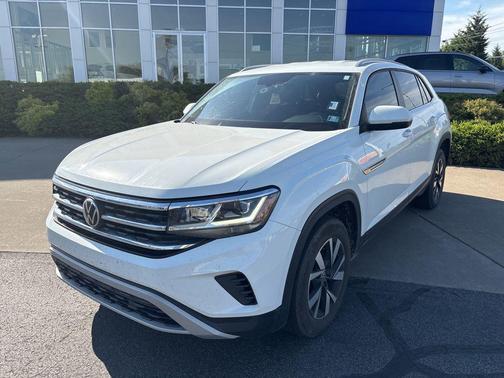 Pure White 2020 Volkswagen Atlas Cross Sport 2.0T SE
