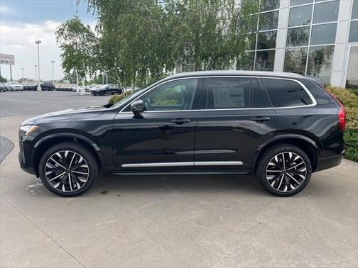 2025 Volvo XC90 B6 Plus 7-Seater