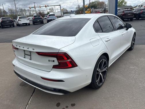 Crystal White Metallic 2024 Volvo S60 B5 Plus Dark Theme
