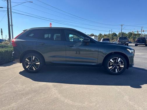 Forest Lake 2027 Volvo XC60 Core