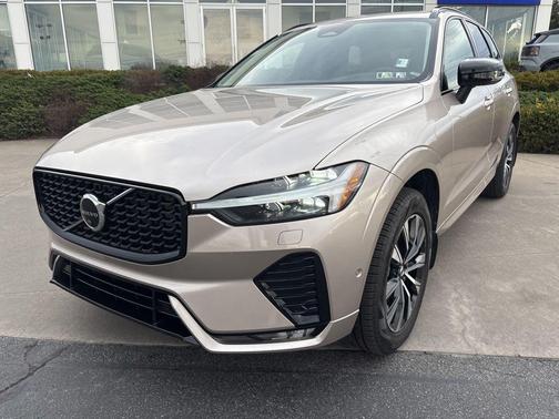 2023 Volvo XC60 B5 Plus Dark Theme