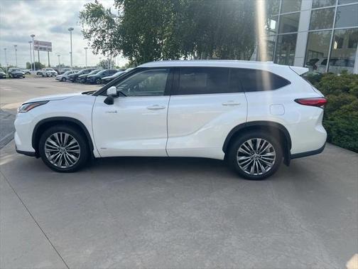 2020 Toyota Highlander Hybrid Platinum
